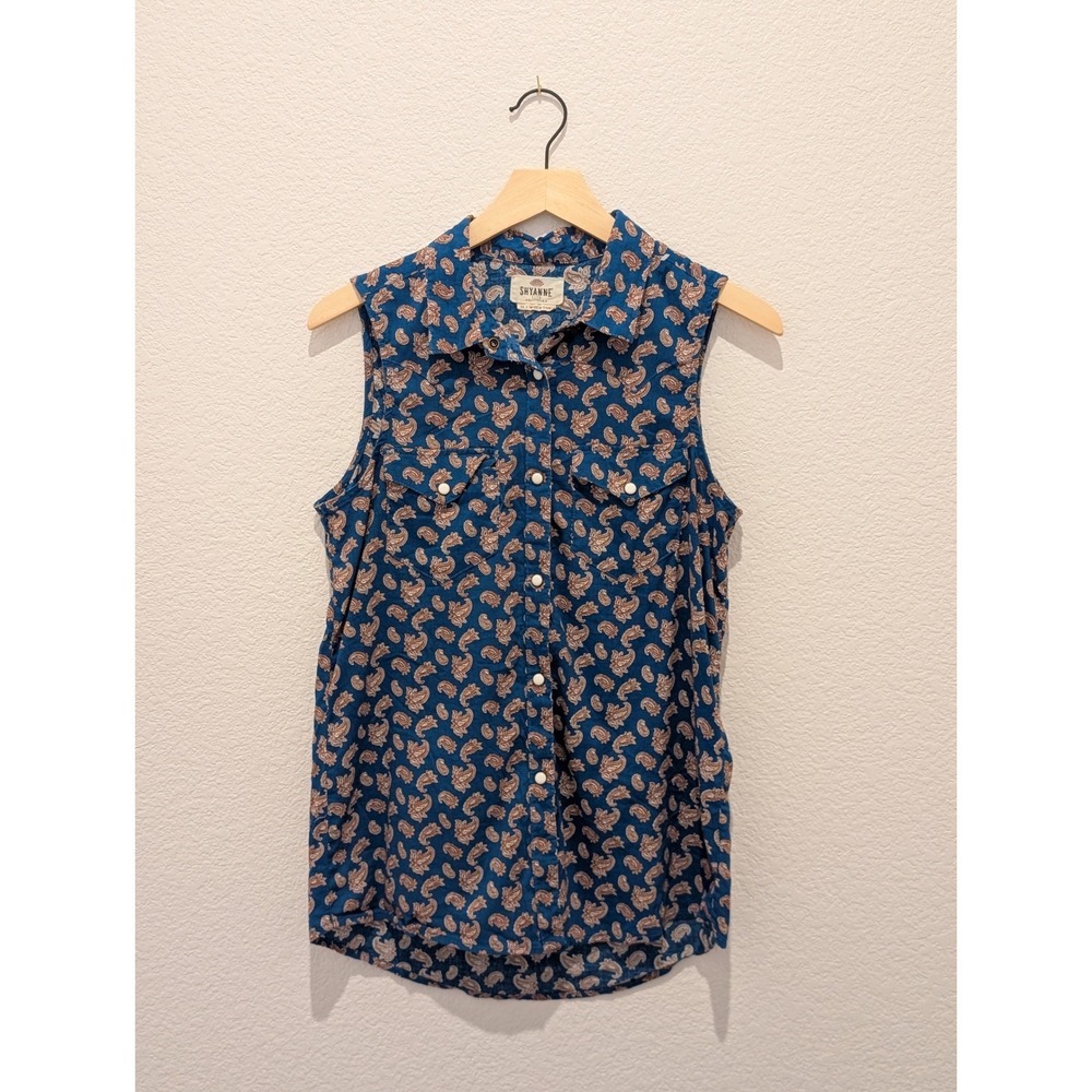 Shyanne Womens Blue Paisley Sleeveless Western Snap Shirt